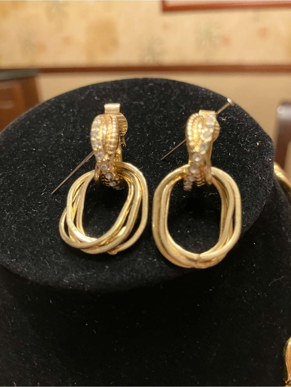 NAPIER NECKLACE AND EARRING BUNDLE - Picture 4 of 14